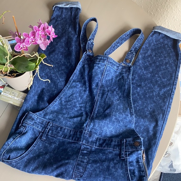 Hollister overalls - Picture 1 of 3